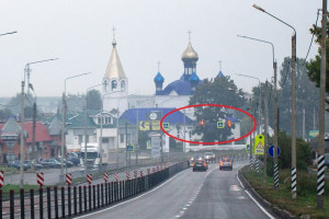 Во Владимирской области водитель протаранил опору светофора и скрылся с места ДТП