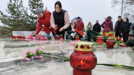 В Вязниках почтили память жертв теракта в «Крокусе»