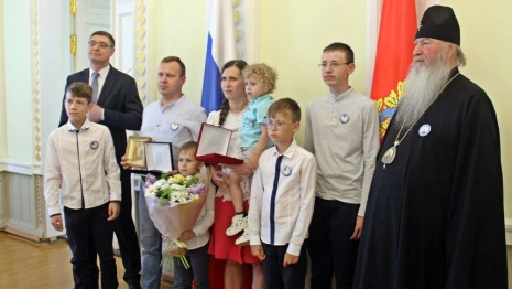 Во Владимирской области за любовь и верность наградили 14 семей