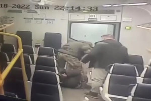 Расправа владимирца над пассажиром подмосковной электрички попала на видео