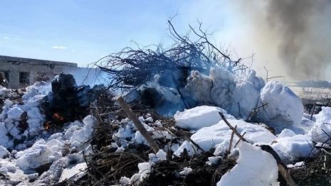 Александровский район затянуло смогом от сжигания незаконной свалки