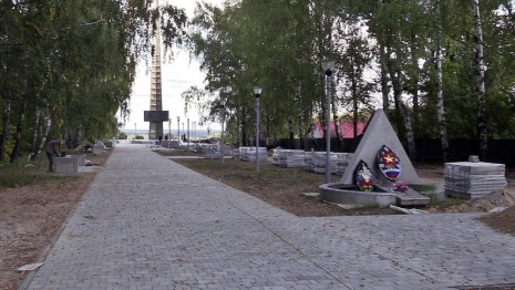 В Вязниках продолжили благоустройство Аллеи Боевой славы