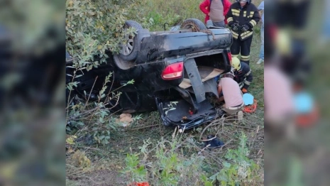 Во Владимирской области перевернулась легковушка