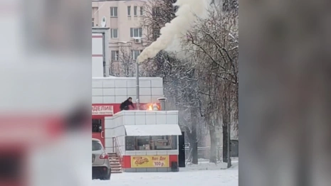 Во Владимире загорелся ларек с шаурмой на «Факеле»