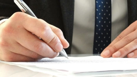 История о владимирской семье и переезде на «гробовые» за сына дошла до главы СКР