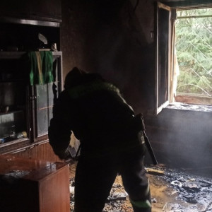 Во Владимирской области из горящего дома спасли жильца верхнего этажа