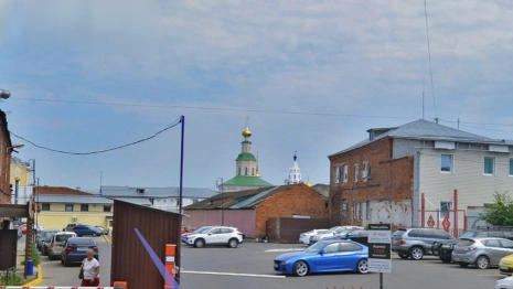 Во Владимире бизнесмены частично отдали парковку на Спасской