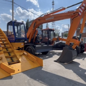Во Владимир для уборки дорог приехали снегопогрузчик и экскаватор
