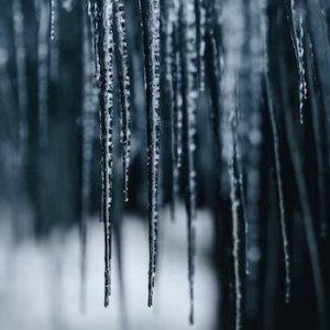 Жителей Владимира предупредили о гололеде и падающих сосульках