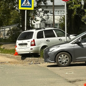 В Коврове «Лада» насмерть сбила пешехода на тротуаре