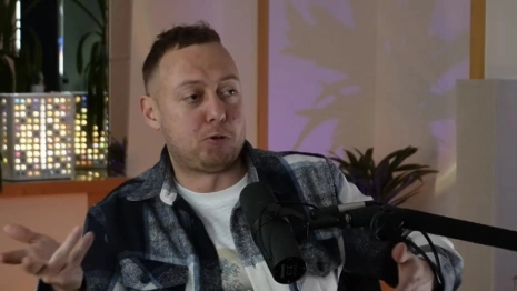 «Компот вонял, люди – шикарные». Комик Нидаль Абу-Газале высказался о Коврове