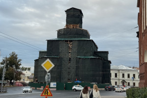 Во Владимире начали снимать сетку с закрытых на ремонт Золотых ворот