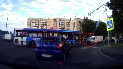 Во Владимире на пешеходном переходе сбили ребенка: момент попал на видео