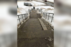 Во Владимире обледеневший спуск на Лыбедскую магистраль привели в порядок