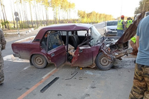 На месте стройки М-12 под Владимиром «Жигули» влетели в трактор 