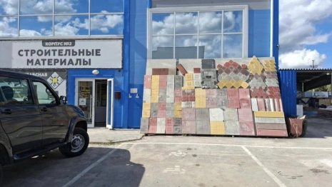 На парковке ТЦ в Гусь-Хрустальном забыли выделить место для инвалидов