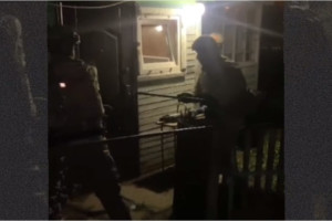 ФСБ показала видео задержания «химиков» из нарколаборатории в Юрьев-Польском