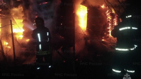 Во Владимирской области спасатели отправились тушить охваченный огнем дом