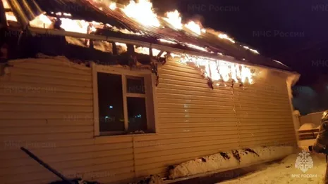 В Кольчугино мощный пожар охватил частный дом
