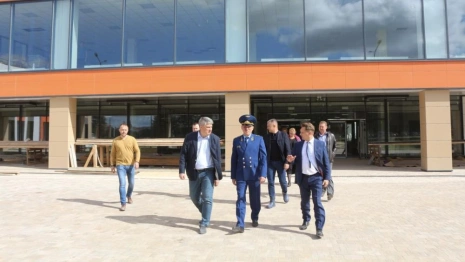 Облпрокурор проверил стройку школы на 1200 мест в Суздале