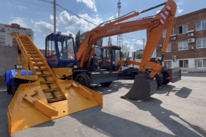 Во Владимир для уборки дорог приехали снегопогрузчик и экскаватор