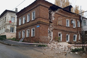 МЧС: ЧП с обрушением стены в центре Владимира обошлось без пострадавших