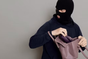В Вязниках 19-летний житель обокрал 33-летнего мужчину