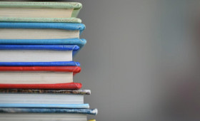 В Кольчугино детям пришлось учиться в разваливающейся по кирпичикам школе