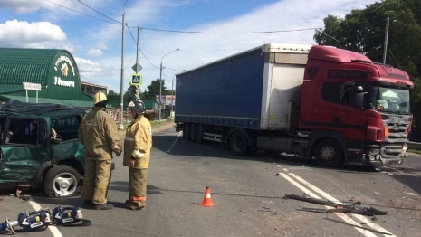 Жесткое ДТП с фурой и внедорожником на владимирской трассе оказалось смертельным