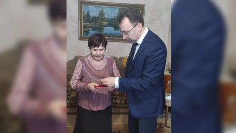 Во Владимире вручили медаль жительнице блокадного Ленинграда
