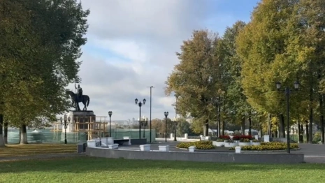 Во Владимире с памятника князю Владимиру убрали старые гранитные плиты