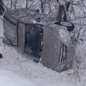 Во Владимирской области легковушка с 4-летним ребенком внутри улетела в кювет
