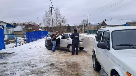 В Гусь-Хрустальном 19-летний парень проехался по полицейскому на машине