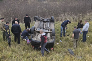 В Суздальском районе перевернулась «Лада Гранта» с семьей в салоне