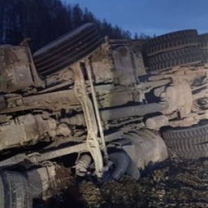 В Юрьев-Польском районе автомобилист попал в больницу после опрокидывания на трассе