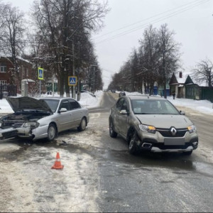 Во Владимире за утро в метель побились 9 машин