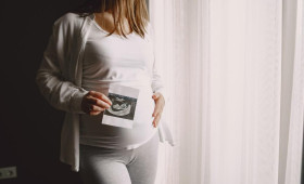 Десятки поклонниц подкаста о домашних родах потеряли детей