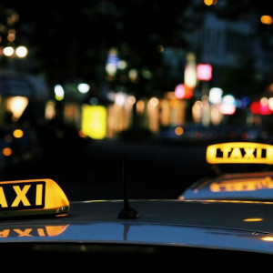 Во Владимирской области пассажиры напали на таксиста из-за трансляции с сайта знакомств