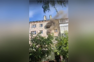 В Коврове сняли на видео пожар с одним спасенным и 14 эвакуированными жильцами