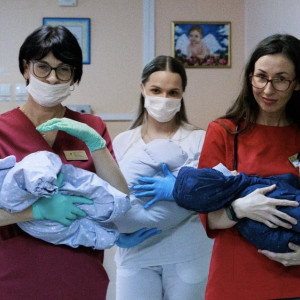 За день из перинатального центра во Владимире выписали сразу 3 двойни