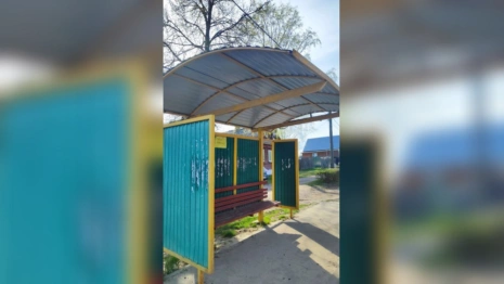 Прокуратура указала главе Меленок на остановку с дырявой крышей