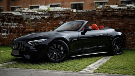 Во Владимире выставили на продажу Mercedes SL-класса за 13,6 млн рублей