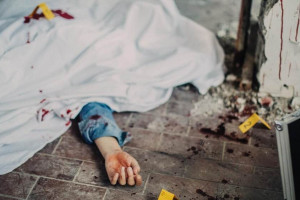 В Александрове ребенок нашел в сарае тело жестоко убитой матери