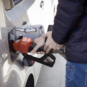 Юрист напомнил, кого могут оштрафовать на АЗС