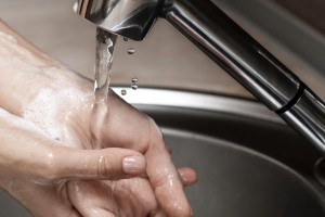 Жители поселка под Гусь-Хрустальным забили тревогу из-за 3-дневного отключения воды