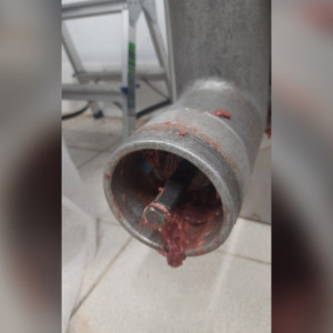 В одном из ТЦ во Владимире руку мужчины затянуло в промышленную мясорубку