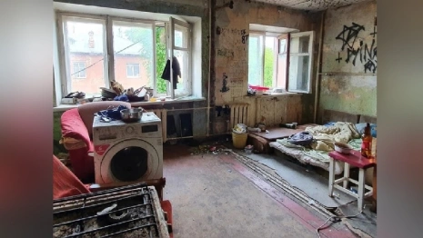 Во Владимире чиновники вновь задумались о ремонте квартиры-психодела 