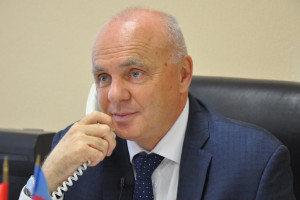 Глава Владимира Андрей Шохин заработал на 1,4 млн меньше жены