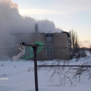 Спасенными на мощном пожаре в селе под Юрьев-Польским оказались девушка с младенцем