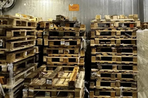 Во Владимире работников завода и водителя будут судить за кражу поддонов